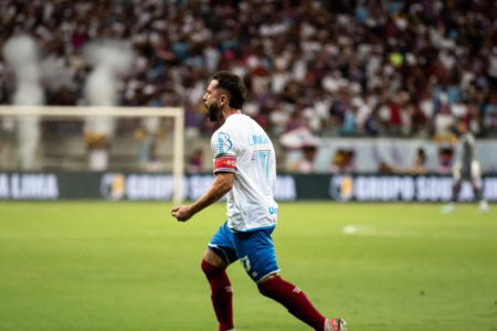 Bahia vence o Barcelona de Ilhéus e assume liderança no baianão