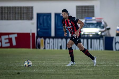 Vitória tropeça novamente e amplia jejum na temporada 2024