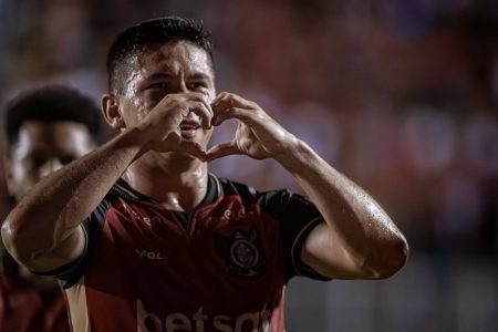 Craque do BaVi, Osvaldo provoca: ‘Dinheiro não entra em campo’