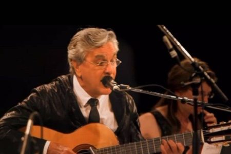 Caetano Veloso anuncia última turnê internacional da carreira