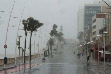 Salvador em Alerta: Chuvas intensas e possibilidade de tempestades neste domingo