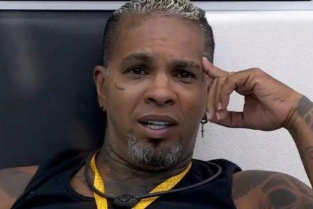 Rodriguinho declara intenção de pedir para seus fãs tirá-lo do BBB24, caso seja indicado para o paredão