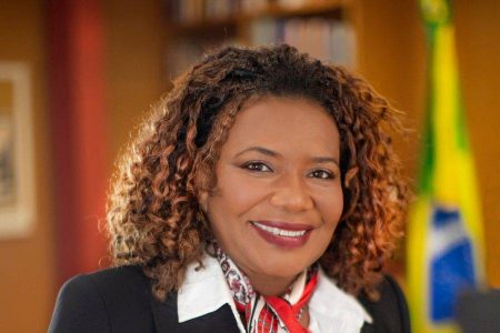 Comissão de Ética libera Margareth Menezes para cantar e seguir à frente do Ministério da Cultura