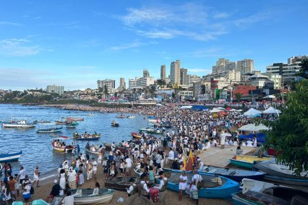 Festa de Iemanjá movimenta capital baiana nesta sexta-feira