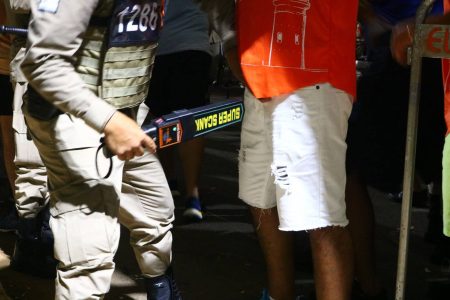 Ousado! Homicida vai ‘pular carnaval’ e é preso no circuito