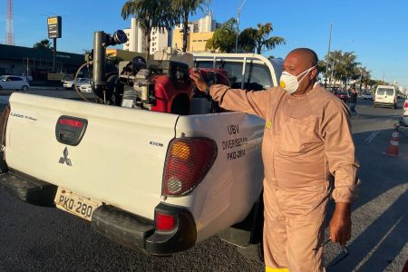 Vitória da Conquista intensifica combate a dengue com uso emergencial de fumacê