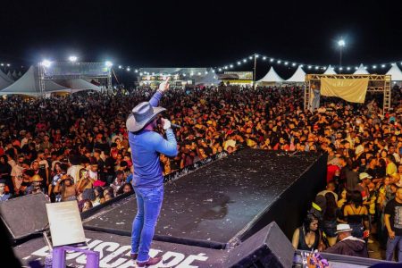 Morro do Chapéu recebe Feira Agropecuária com Tayrone, Cavaleiros do Forró e Limão com Mel