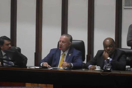 Presidente da Alba se explica após bloqueio ‘da sala dos cafezinhos’ para jornalistas e adota nova medida