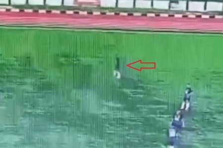 Vídeo: Jogador morre atingido por raio na Indonésia