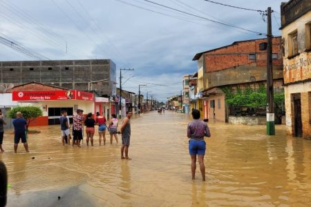 Bahia: Chuvas já deixam seis mortos e mais de 3 mil desalojados