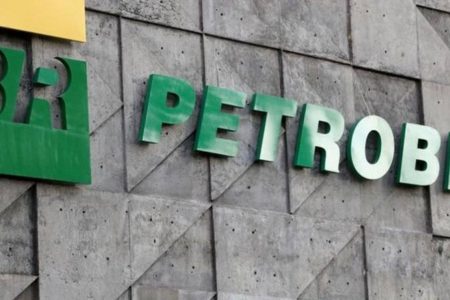 Lucro líquido da Petrobras caiu mais de 30% no ano passado