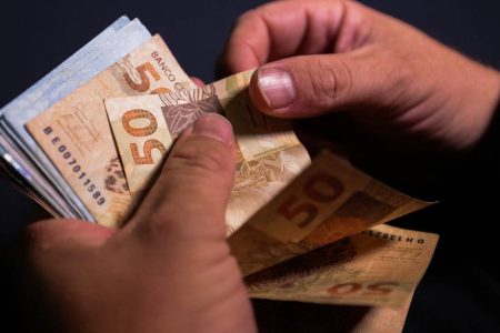 Caixa paga Bolsa Família a beneficiários com NIS de final 4