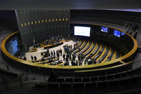 Congresso aprova isenção permanente do IR para salários de até R$ 5 mil
