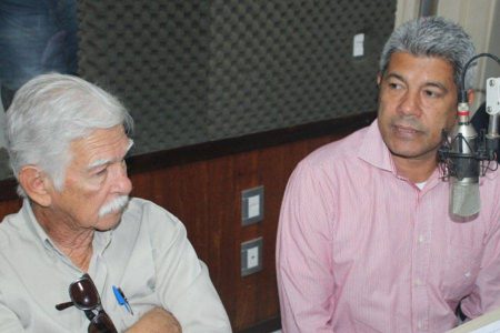 Prefeito que chamou vereadores de corruptos diz que deputados são comprados pelo governador