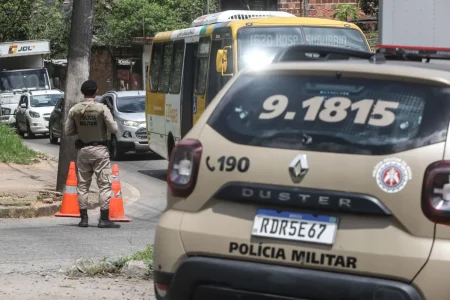 Homem atira em viatura da PM e é preso em Narandiba