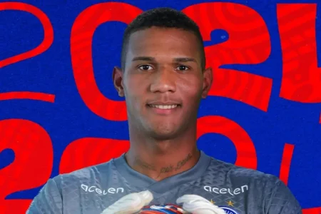 Bahia renova contrato com goleiro Adriel até final de 2024