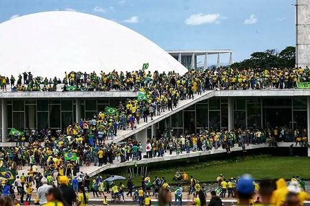 STF forma maioria para condenar mais 15 réus do 8 de janeiro