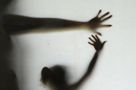 Homem é condenado a mais de 35 anos prisão pelo estupro da própria filha