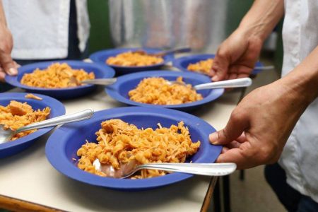 TCU aponta que governo federal acumula R$ 28 bilhões da merenda escolar sem análise de contas
