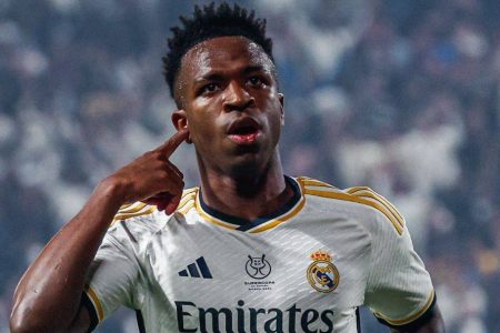 Vini Jr. retorna a estádio onde sofreu racismo e clube tenta evitar novo episódio