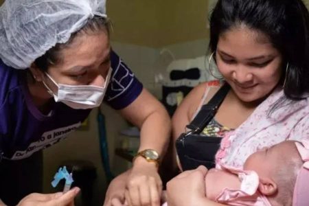 Unicef: Brasil reduz número de crianças que não receberam vacina da Poliomielite