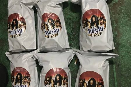 PM prende suspeita de tráfico com 3kg de maconha no Ferry-Boat