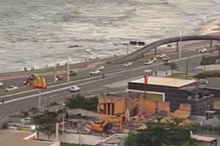 Local onde funcionou restaurante Bambara é demolido