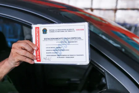 Usuários de vagas especiais de trânsito poderão imprimir credenciais em casa