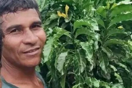Indígena é morto a tiros e facadas dentro de aldeia na cidade de Prado (BA)