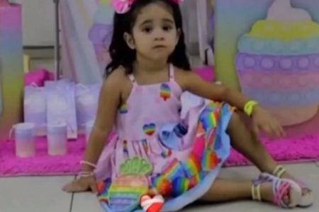 Menina de 4 anos morre após se afogar em piscina de chácara em Juazeiro