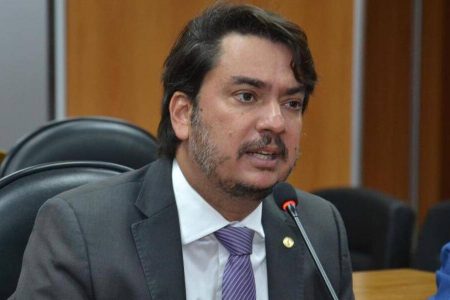 Deputado Pedro Tavares critica ameaça de pré-candidato de Moema em Lauro