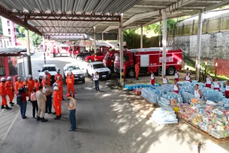 Bombeiros da Bahia suspendem arrecadação de água para o RS