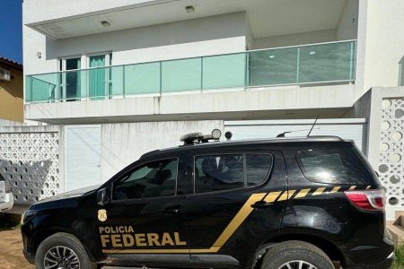 Operação da PF em Jeremoabo tem buscas em Secretaria de Educação e prisão em flagrante