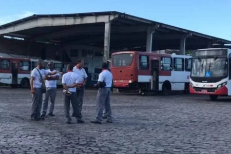 Em meio a greve, empresa assume linha Camaçari – Mussurunga Em meio a greve, empresa assume linha Camaçari – Mussurunga