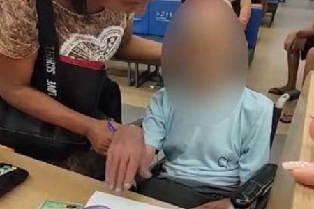 Sobrinha que levou homem morto a banco é investigada por homicídio