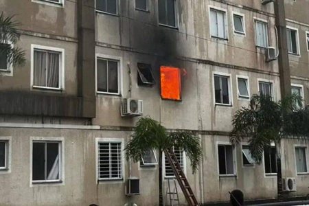 Homem é preso em Camaçari suspeito de agredir companheira e incendiar apartamento