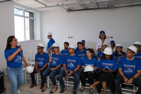 Ana Paula Matos apresenta estratégias e novas unidades de Saúde a vereadores durante vistorias