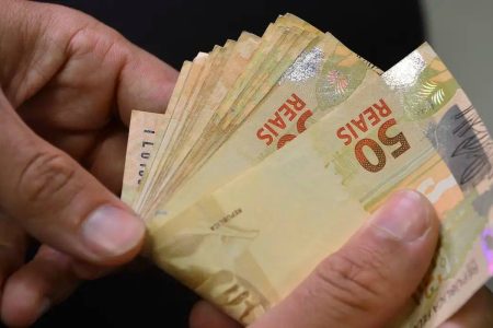 Salário Mínimo 2025: Veja os descontos e valor líquido