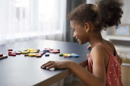 MP-BA abre fiscalização sobre atendimento a crianças e adolescentes com autismo em Salvador