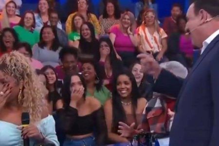 VÍDEO: Cariúcha comete gafe e ‘mata’ Ney Matogrosso em programa ao vivo