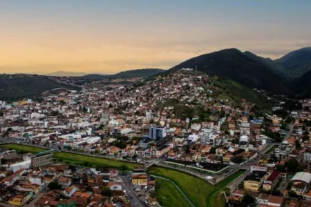 Criança de 4 anos fica ferida após golpe de facão durante briga familiar na Bahia