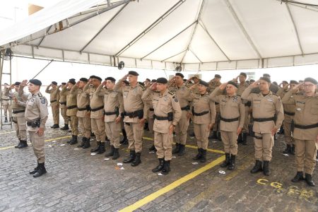 PM realiza cerimônia de aposição de luvas aos oficiais recém-promovidos