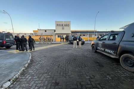 Líderes que comandavam expansão de facções são transferidos para presídio de segurança máxima