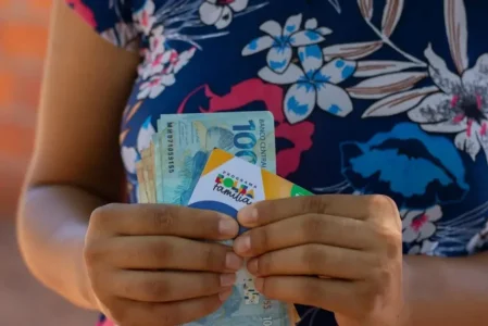 Caixa paga Bolsa Família a beneficiários com NIS de final 7