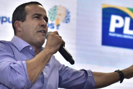 Bruno Reis anuncia reajuste salarial retroativo para professores da rede municipal de Salvador