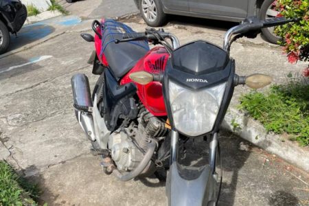 PM prende casal com moto roubada em Valéria