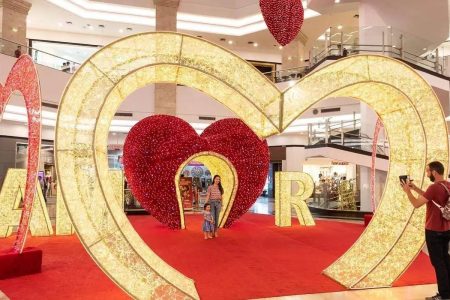 Dia dos Namorados influencia inflação de serviços, aponta FGV