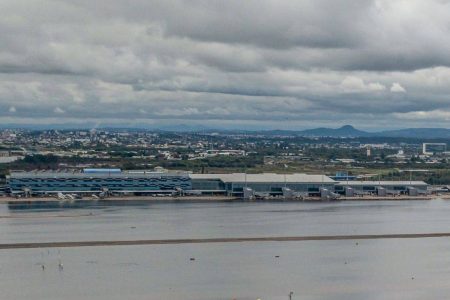 Aeroporto de Porto Alegre vai reabrir para embarque e desembarque