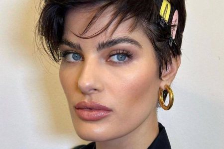 Isabeli Fontana diz que já foi curada por ETs: ‘Me ajudaram’