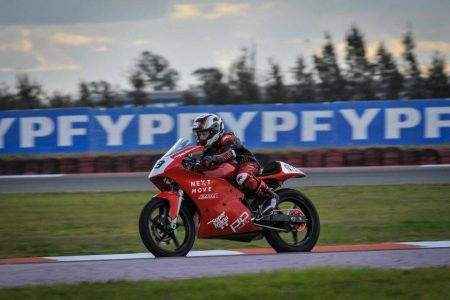 Piloto argentino de 9 anos morre após acidente de moto em competição de Interlagos